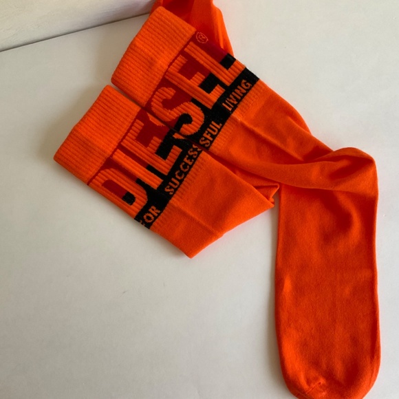 🧚 2/$15 Men’s Diesel Logo Cuff Socks Orange Size M - Picture 2 of 5